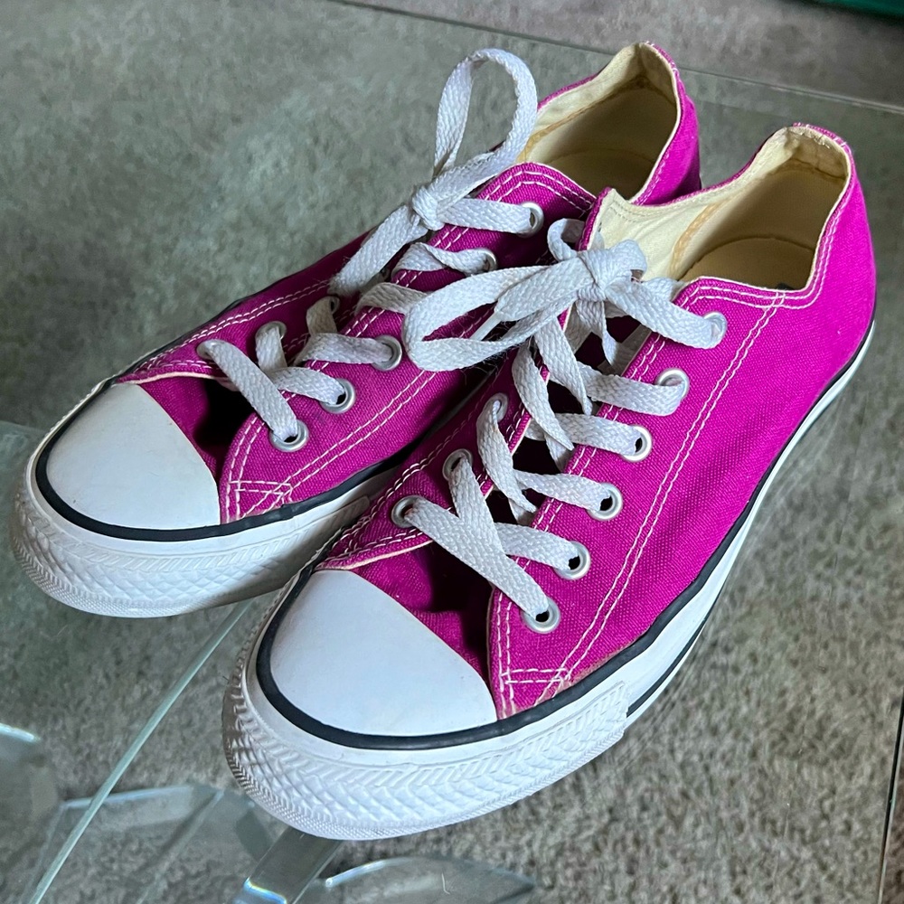 Raspberry ladies converse size 8